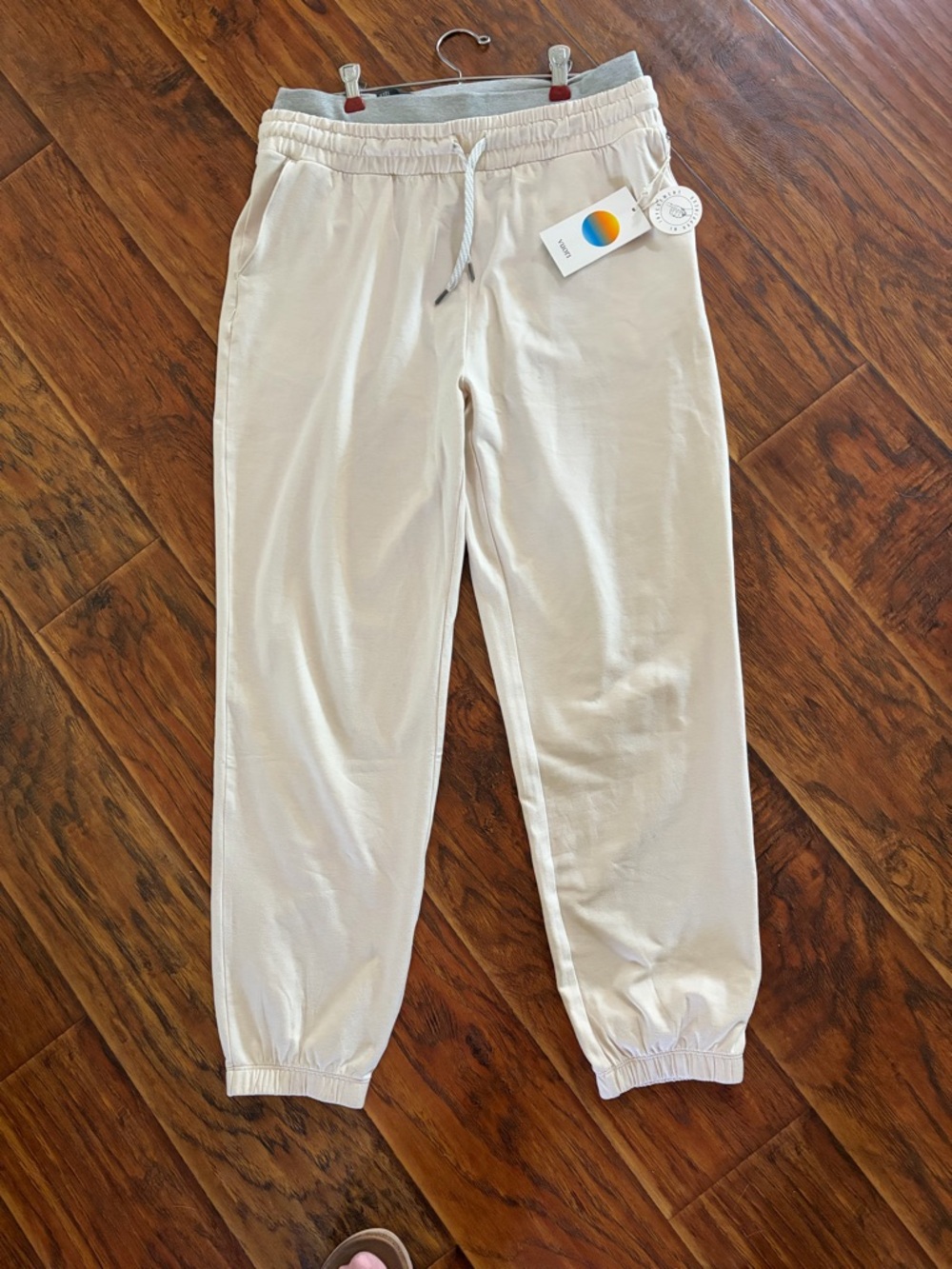 Vuori Women’s size L Jogger VW 4072